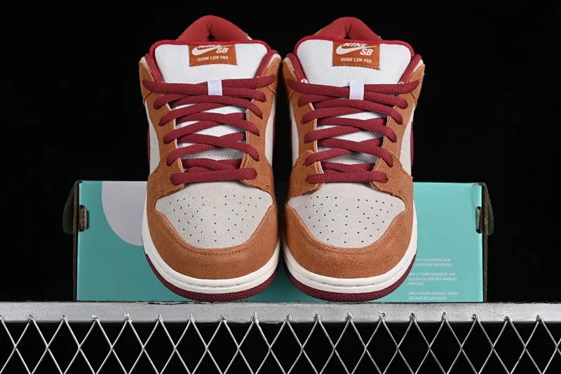 All Categories Nk SB Dunk Series Nk SB Dunk Low Low-top sneakers Foreign trade version Nk SB Dunk Low Pro Brown and red color SB low-top casual sneakers BQ6817-202